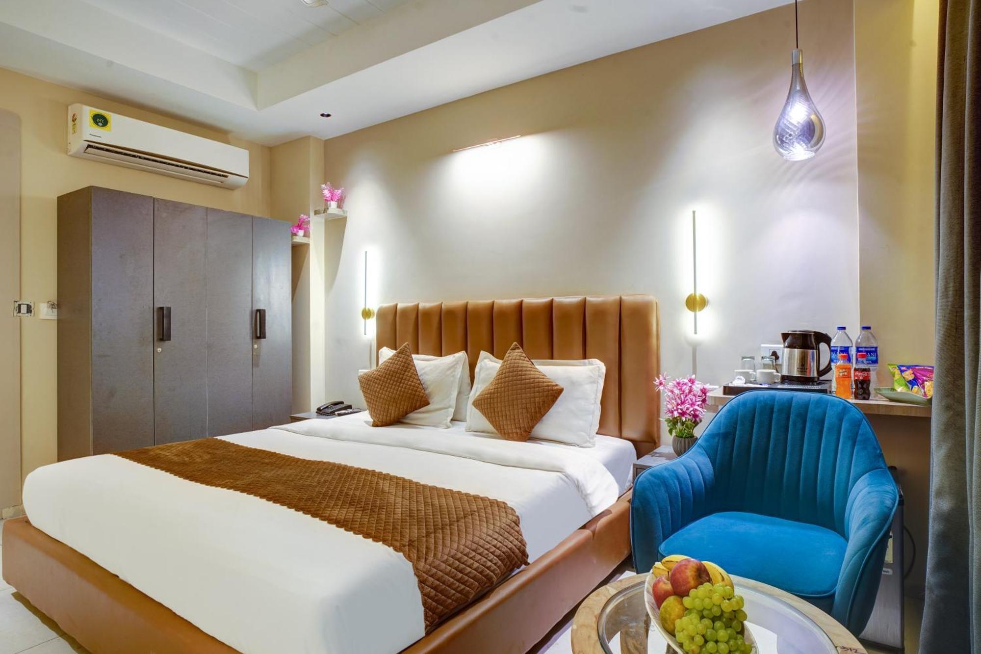 Rjk Stay - Sohna Road & Spaze It Park Gurgaon Ngoại thất bức ảnh