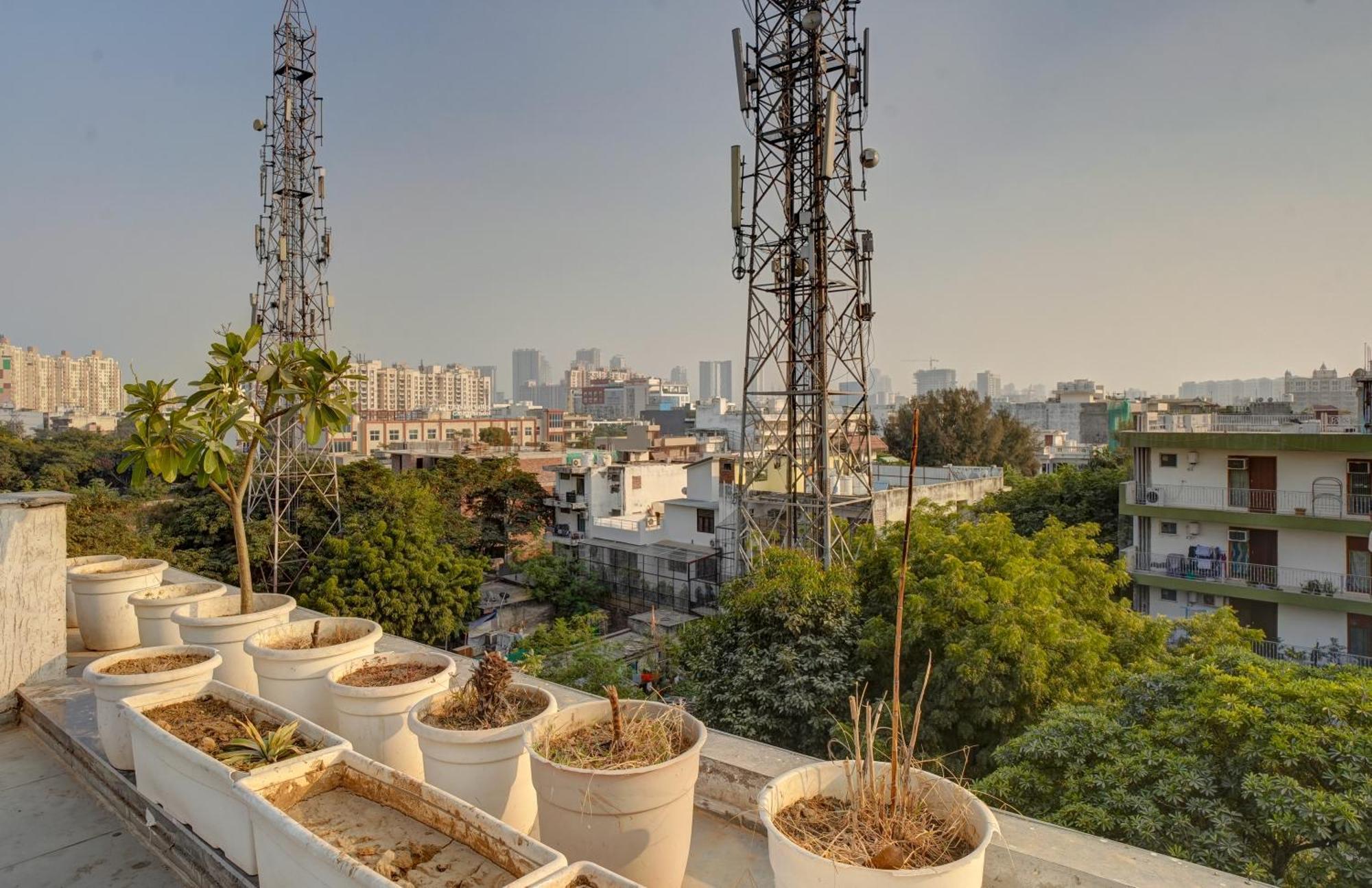 Rjk Stay - Sohna Road & Spaze It Park Gurgaon Ngoại thất bức ảnh