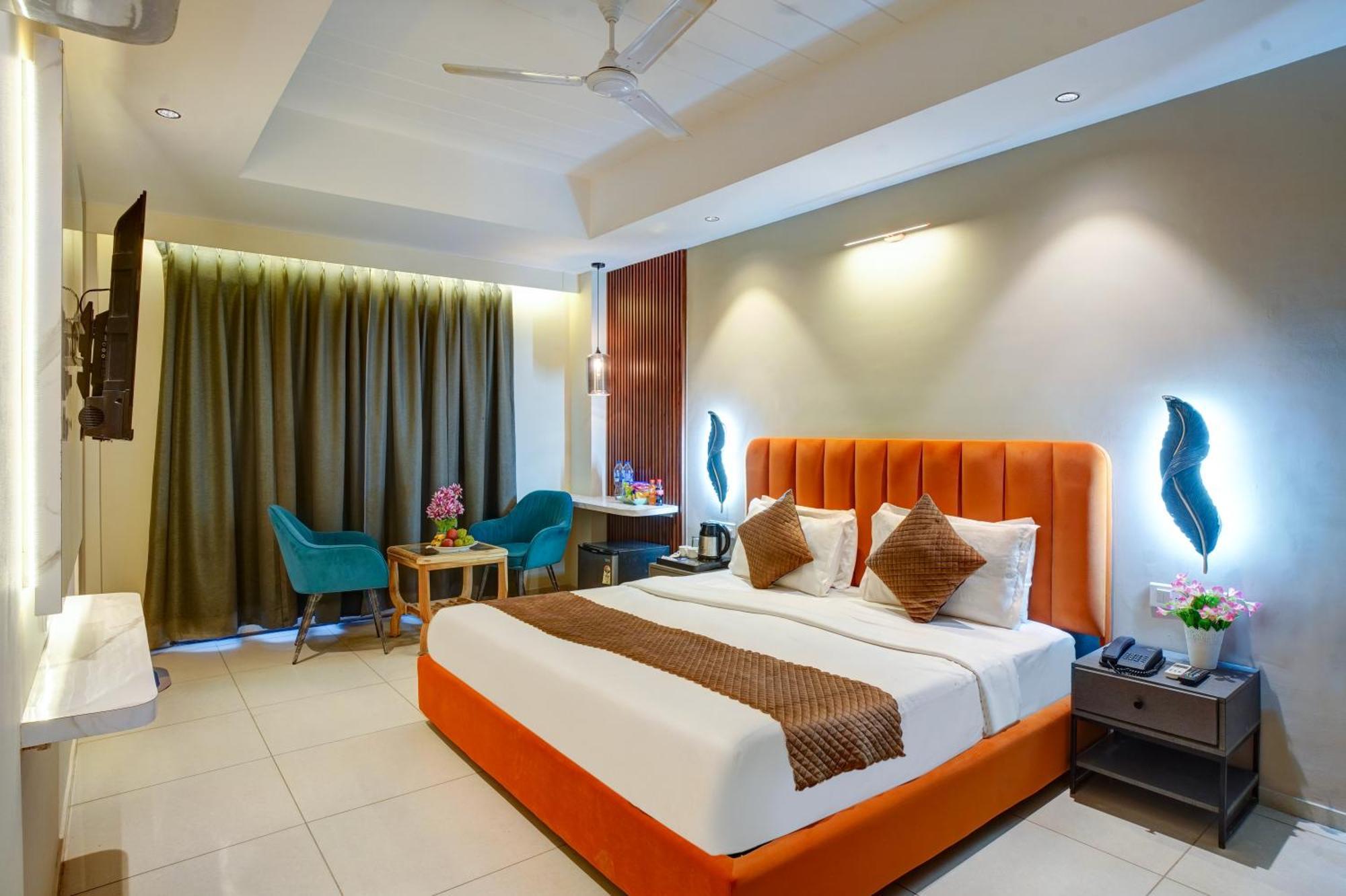 Rjk Stay - Sohna Road & Spaze It Park Gurgaon Ngoại thất bức ảnh