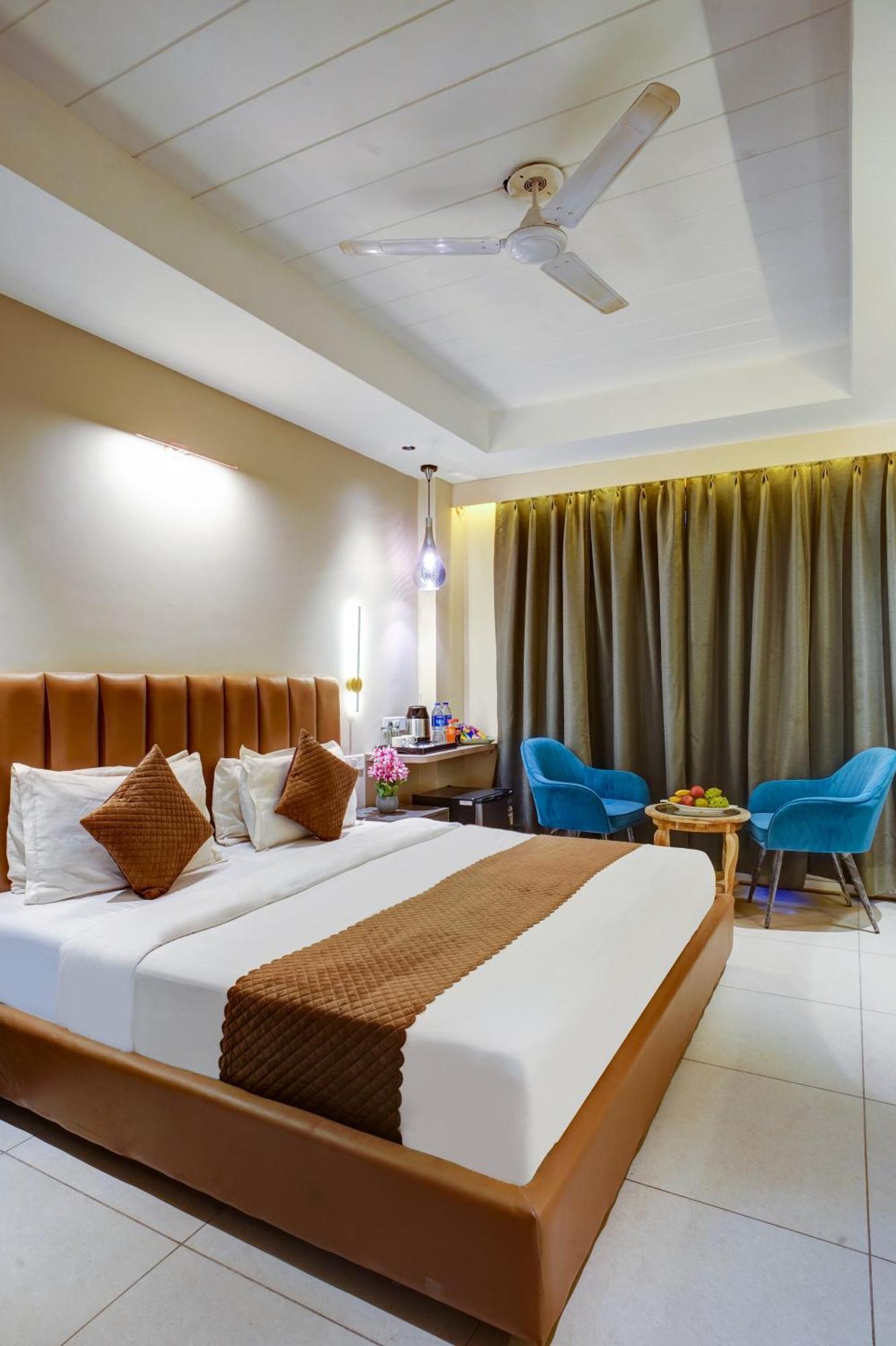 Rjk Stay - Sohna Road & Spaze It Park Gurgaon Ngoại thất bức ảnh