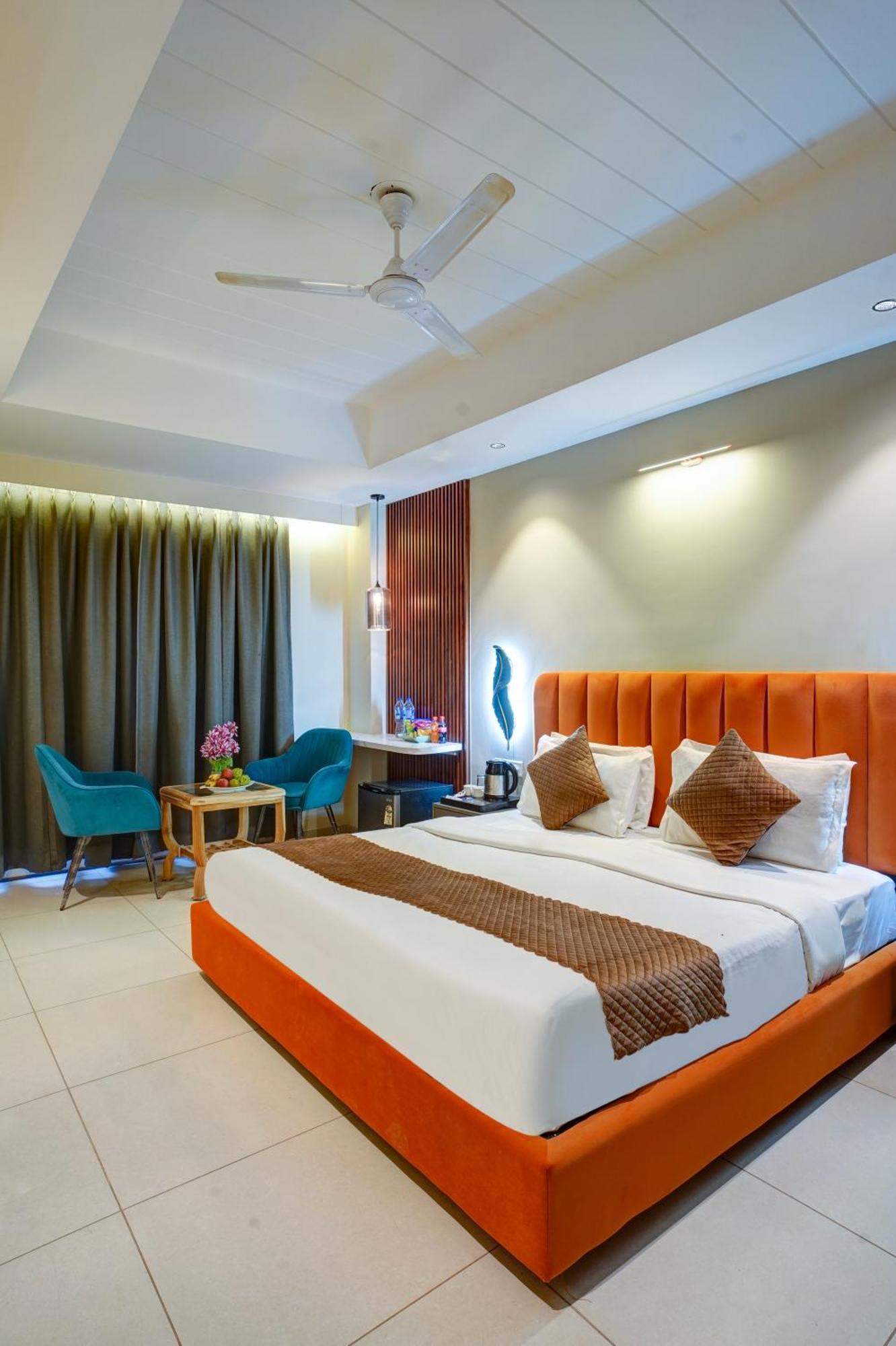 Rjk Stay - Sohna Road & Spaze It Park Gurgaon Ngoại thất bức ảnh