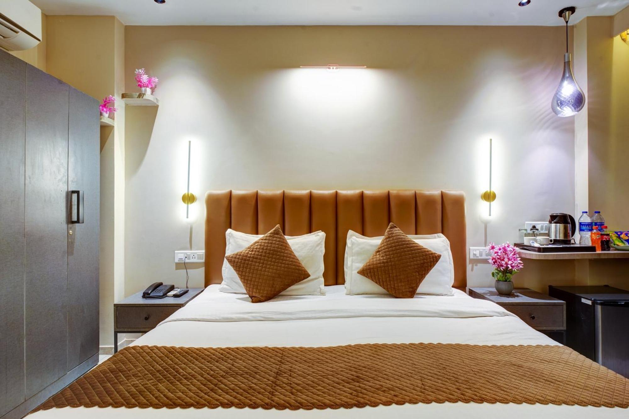 Rjk Stay - Sohna Road & Spaze It Park Gurgaon Ngoại thất bức ảnh