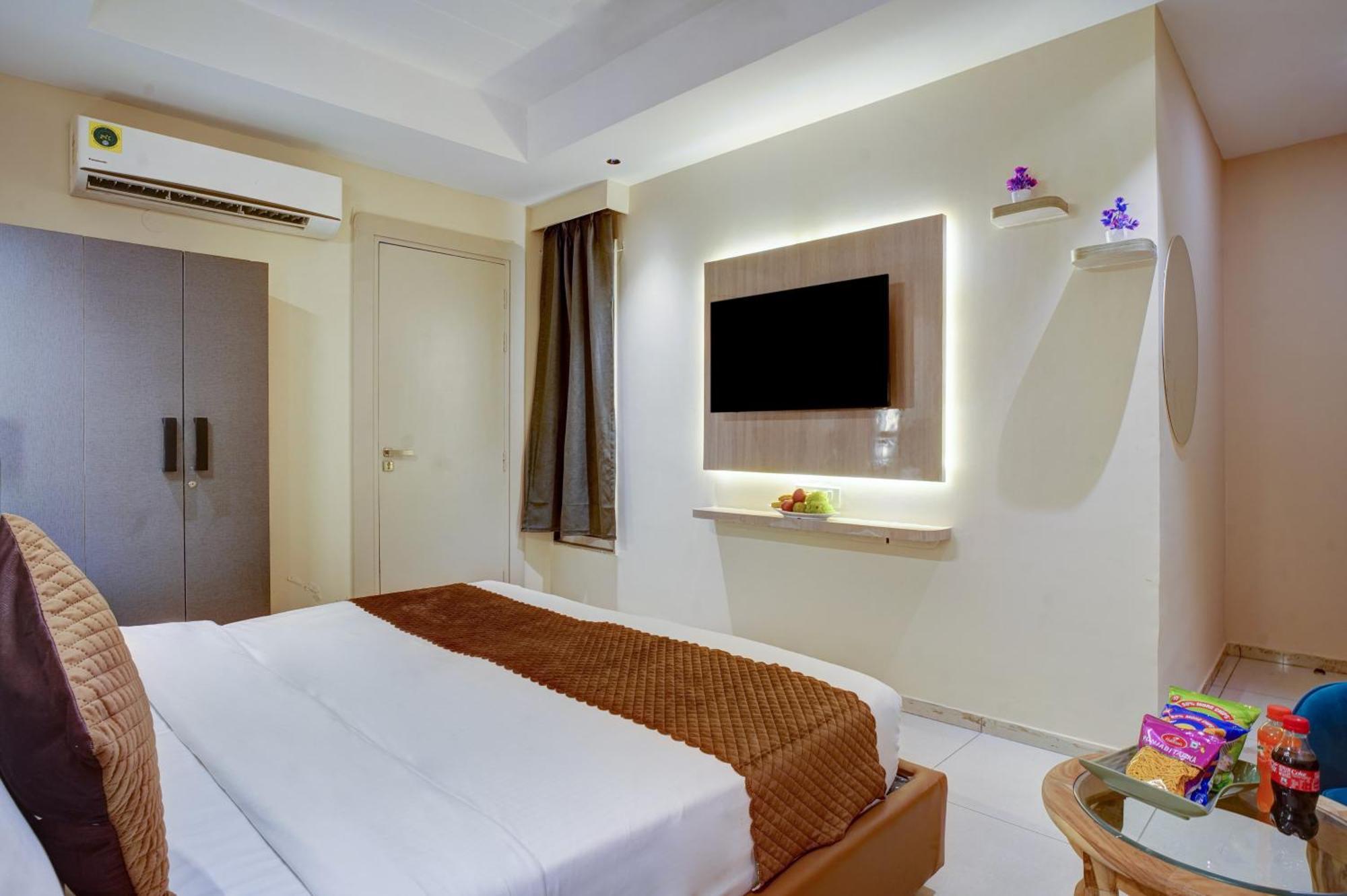 Rjk Stay - Sohna Road & Spaze It Park Gurgaon Ngoại thất bức ảnh